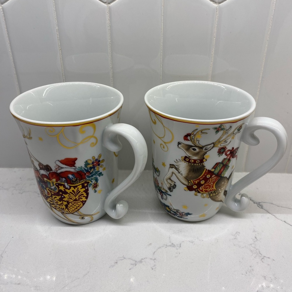 William Sonoma Festive Reindeer and Santa Mug Set (2)